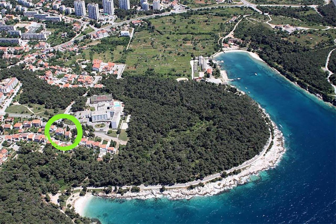 3 Minutes From The Beach: Lovely Studio Apartment Pola Esterno foto