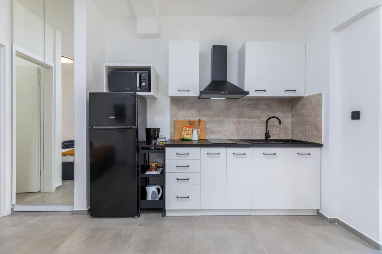 3 Minutes From The Beach: Lovely Studio Apartment Pola Esterno foto