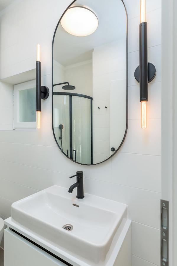 3 Minutes From The Beach: Lovely Studio Apartment Pola Esterno foto