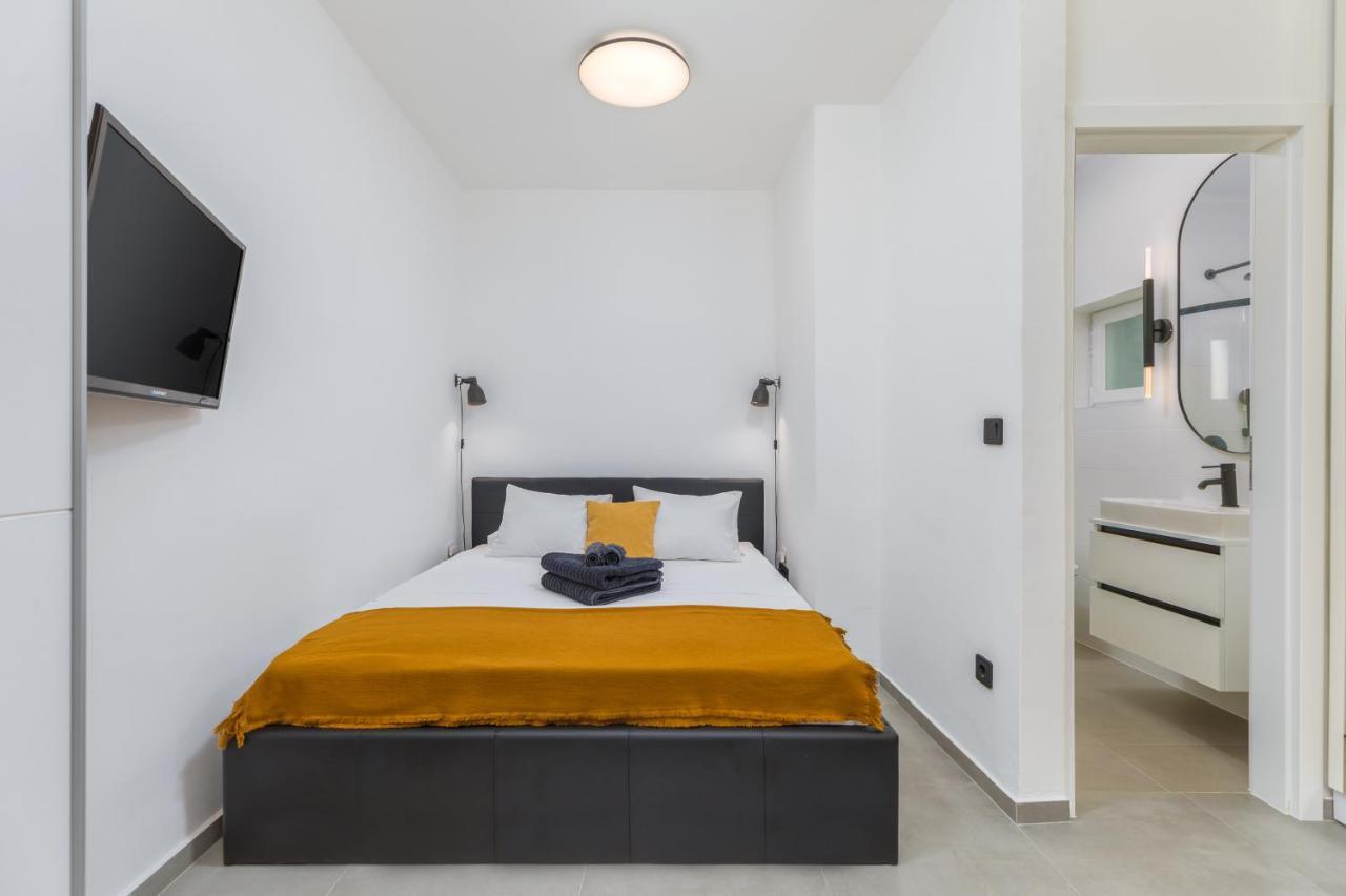 3 Minutes From The Beach: Lovely Studio Apartment Pola Esterno foto